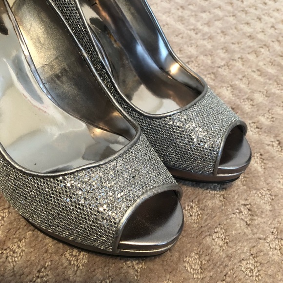 Sparkly peep toe pumps - Picture 2 of 5
